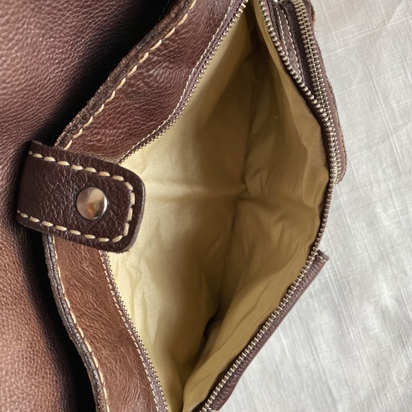 Roots Canada brown leather crossbody handbag with multiple pockets - Picture 8 of 10